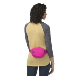 JanSport Fifth Avenue Fanny Waistpack - 2.5L|-|Sac Ceinture Fifth Avenue - 2.5L 34 JanSport Fifth Avenue Fanny Waistpack - 2.5L|-|Sac Ceinture Fifth Avenue - 2.5L -JanSport Backpacks Sales JSP JS00TAN1 7ECyber 20Pink 7EModel